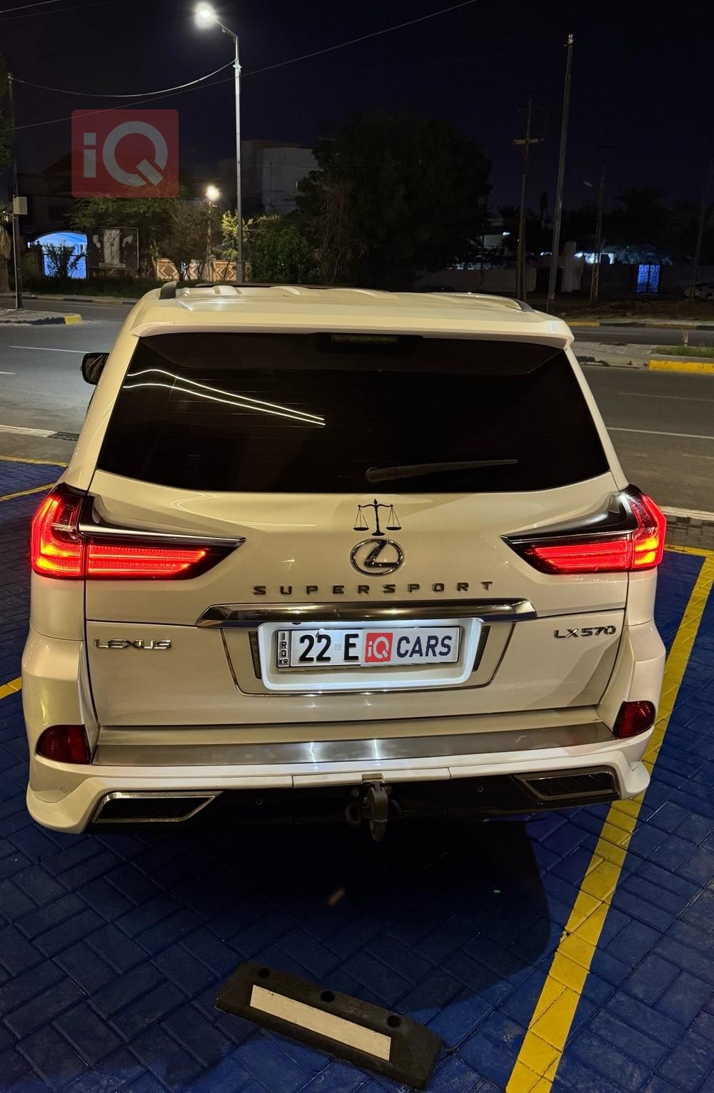 Lexus LX